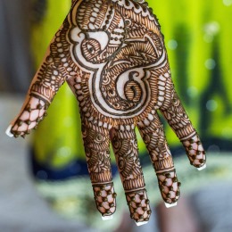 Ornament z henny - spotkanie międzykulturowe